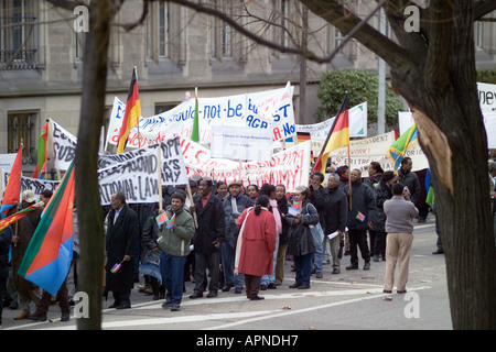 Novembre 2003, marcia di protesta verso il Parlamento europeo contro la guerra in Eritrea confine etiope, Strasburgo, Alsazia, Francia Foto Stock