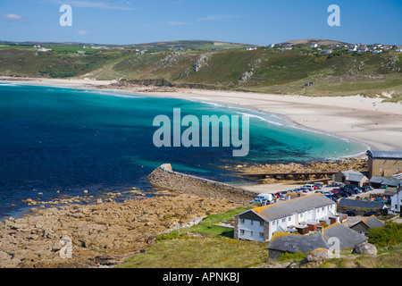 Vista di Sennen Cove e villaggio, Sennen, West Cornwall, Inghilterra Foto Stock