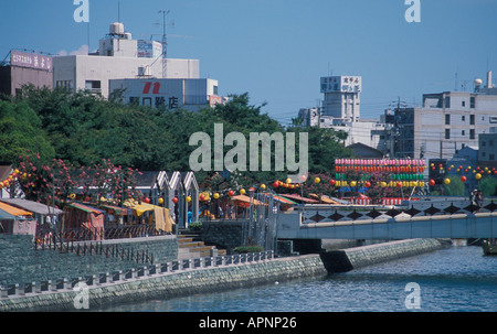 Città di Tokushima fiume che scorre attraverso di Tokushima Giappone Foto Stock