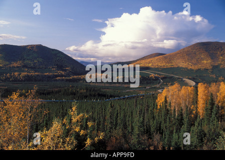 Trans Alaska oleodotto e Dalton Highway Brooks Range autunno N Alaska Foto Stock