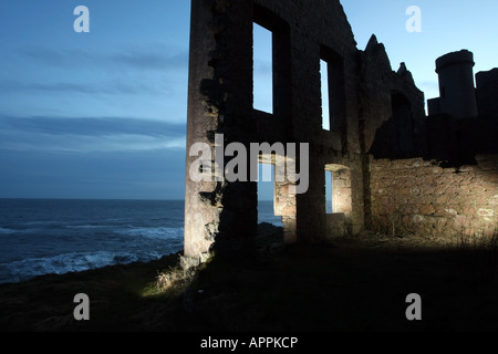 Il castello di Slains vicino Cruden Bay, Aberdeenshire, Scozia, che è detto di essere fonte di ispirazione per Bram Stoker's 'Dracula' Foto Stock