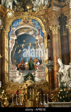 Speciale Natale decorazione altare a Diessen Marienmuenster Baviera Germania Foto Stock