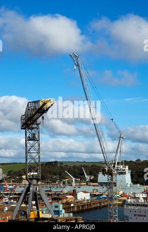 Una gru a Pendennis Shipyard in falmouth,cornwall,Inghilterra Foto Stock