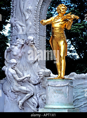 Vienna Austria musica parco municipale statua scultura Johann Strauss Foto Stock