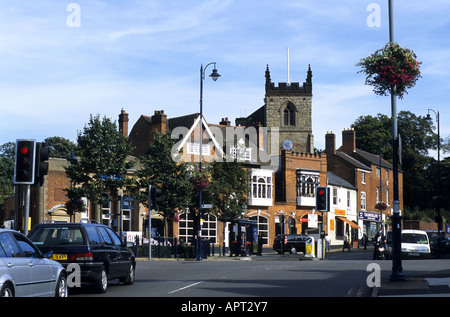 Moseley Village Center e la chiesa di Santa Maria di Birmingham West Midlands, England, Regno Unito Foto Stock