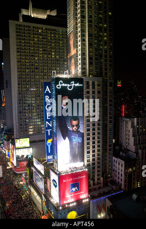 Pubblicità su Times Square a New York City USA 31 Dicembre 2004 Foto Stock