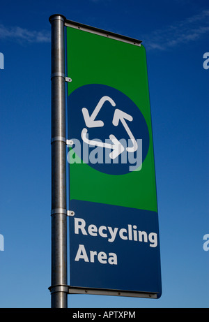 Area di riciclaggio segno bedworth Coventry Inghilterra England Regno Unito Foto Stock