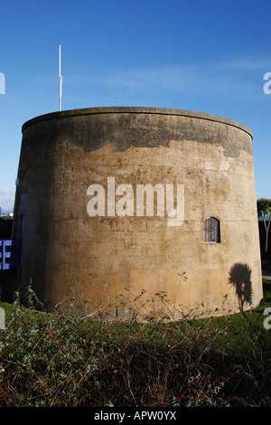 Il desiderio di torre numero 73 un martello piccolo fortilizio difensivo su King Edwards Parade eastbourne East Sussex England Regno Unito Foto Stock