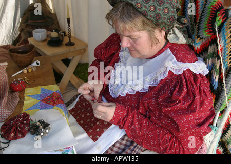 Miami Florida, Tamiami Park, Harvest Festival, fiera dei festival, rievocazione storica regionale, guida, costume, abbigliamento d'epoca, docente, pioniere, set originale Foto Stock