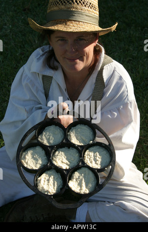 Miami Florida, Tamiami Park, Harvest Festival, fiera dei festival, rievocazione storica regionale, guida, costume, abbigliamento d'epoca, docente, pioniere, set originale Foto Stock