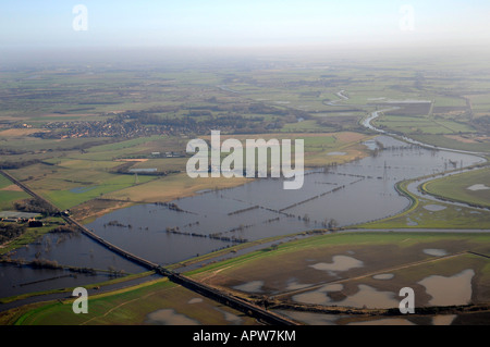 Allagamento Fiume Aire, a sud di Selby, North Yorkshire, Inghilterra Foto Stock