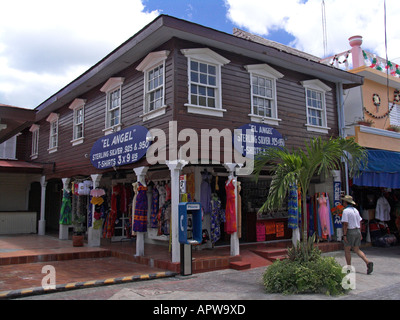 Infissi in legno souvenir shop San Miguel de Cozumel Messico Foto Stock