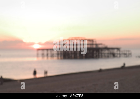 Molo Ovest di Brighton, di fronte al fuoco Foto Stock