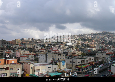 Vista generale della città Araba Umm el Fahem in Wadi Ara nel nord di Israele Foto Stock