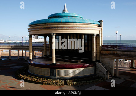 Eastbourne bandstand aperto nel 1935 Grand Parade eastbourne East Sussex England Regno Unito Foto Stock