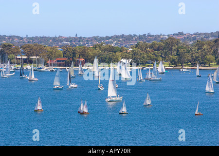 Yachts a Matilda Bay Yacht Club del Fiume Swan a Perth, Western Australia Foto Stock