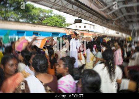 Il sovraffollamento IN INDIA Foto Stock