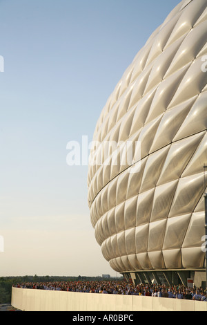 Le persone che lasciano l'Allianz Arena Fifa WM stadium Fifa football coppa del mondo 2006 Monaco di Baviera, Germania Foto Stock