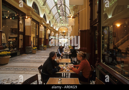 Blocco Arcade, Collins Street, Melbourne, Australia, Victoria, Cafe nel blocco Arcade, architettura d'Epoca Foto Stock