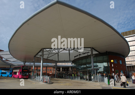 Nuova stazione di autobus in Surrey Street, Norwich, Norfolk, Regno Unito Foto Stock