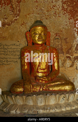 Statua del Buddha, Dhammayangyi tempio, Buddhafiguren Dhammayangyi im Tempel, Bagan statua del Buddha, pagane Foto Stock