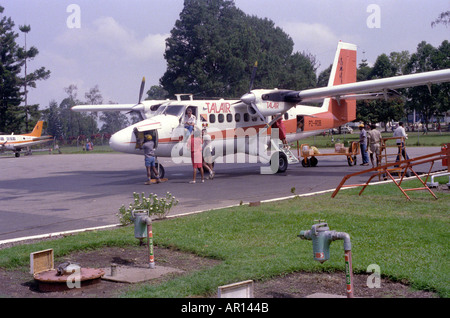 Piccolo aereo domestico TalAir Aeroporto Goroka Papua nuova Guinea 1985 Foto Stock