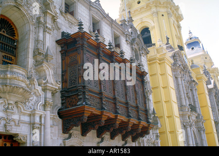 Ornati in stile spagnolo Window Box, Lima, Peru Foto Stock