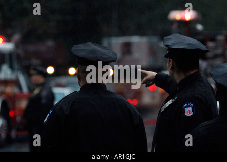 La città di New York un piano si blocca in un angolo della costruzione di 72e York Avenue crahsed piano su 524 E 72esima strada due confermati de Foto Stock