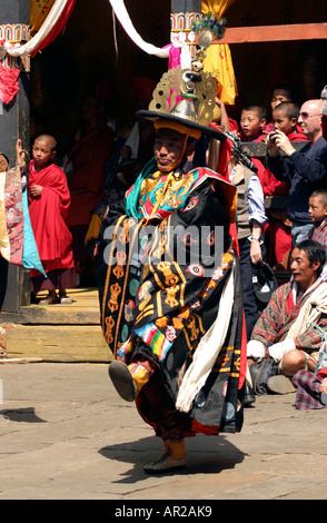 Il Bhutan Paro Tsechu Festival di Danza di Black Hats Shanag Foto Stock