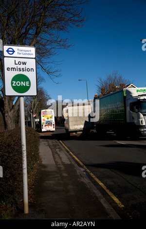 Trasporto per londra zona a bassa emissione di CO2 segno Belmont London Inghilterra England Foto Stock