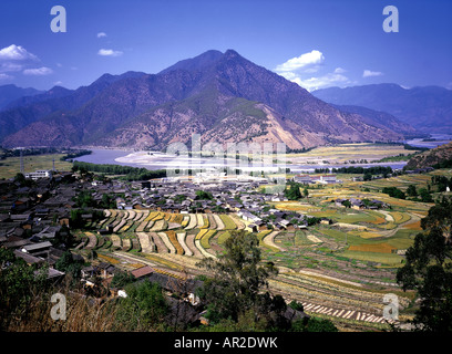 La "prima ansa del Fiume Yangtse," in Cina nella provincia dello Yunnan. Foto Stock