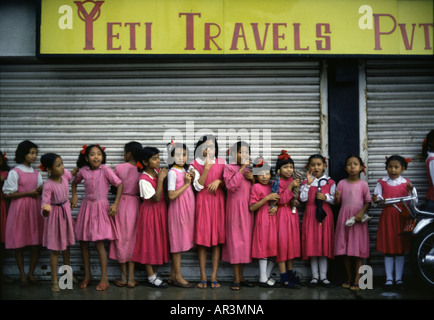 Studentesse in Kathmandu, Kathmandu, Nepal Asia Foto Stock