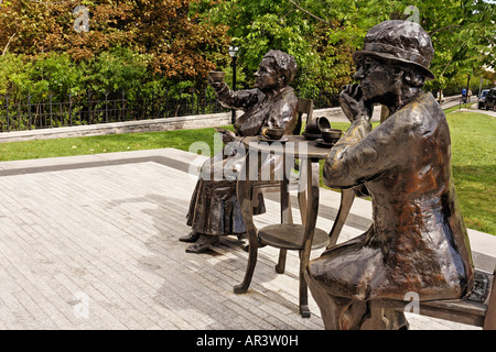 Un importante monumento situato sulla collina del Parlamento chiamato "Le donne sono le persone". Ottawa Ontario Canada Foto Stock