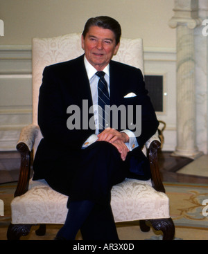 Washington DC USA il Presidente Ronald Reagan alla Casa Bianca Foto Stock