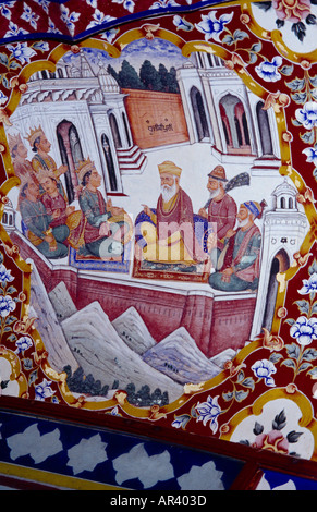 Amritsar India Baba Torre Atol Sikh affresco del XVIII secolo il Guru Nanak Foto Stock