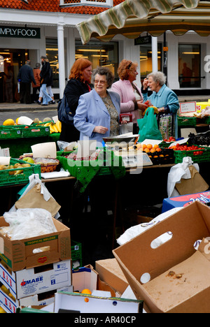 Pic martin phelps 19 05 07 marlborough Saturday Market includono Marlborough Wilts Foto Stock