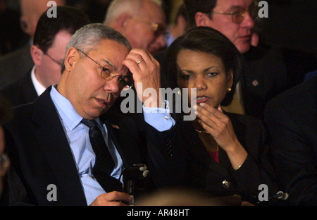 Washington, DC 11/13/01 sec di Stato Colin Powell e il Consigliere per la Sicurezza Nazionale Condoleezza Rice Foto Stock