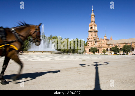 Disegno di cavallo un carrello, Plaza de Espana, Siviglia, Spagna Foto Stock