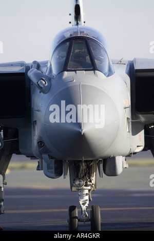 Un Tornado GR4 jet da combattimento in standby a RAF Marham in Norfolk, Regno Unito Foto Stock