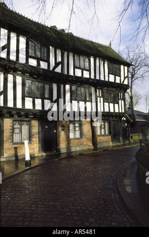 Xv secolo Lychgate Cottages Priory fila in Coventry West Midlands England Foto Stock