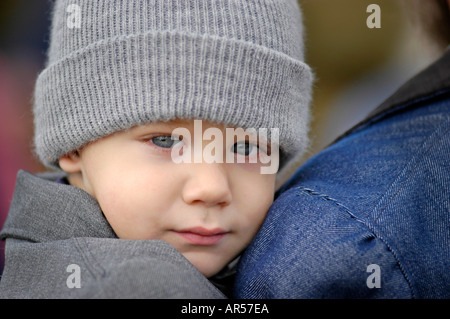 Vecchio ordine Amish bambino con papà a Walnut Creek Ohio Foto Stock