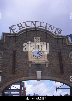 Il segno sulla vecchia entrata anteriore alla birreria Fremlins in Maidstone Kent Foto Stock