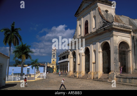 La Iglesia de la Santissima Trinidad e Plaza Mayor Trinidad UNESCO World Heritage Site Cuba Foto Stock