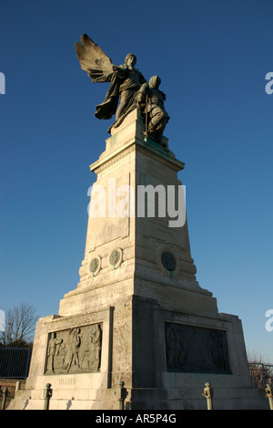 Statua commemorativa al capitano R F Scott RN e il suo compagno di polo sud expedition team, Plymouth, Devon, Regno Unito Foto Stock