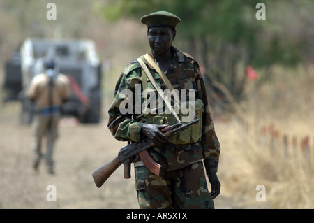 Un soldato del popolo del Sudan Liberation Army Foto Stock