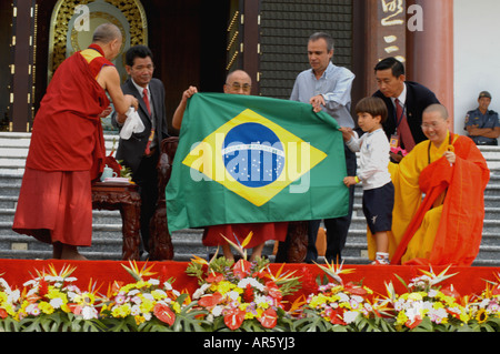 Sua Santità il Dalai Lama a Zu Lai Tempio Cotia Sao Paulo in Brasile il 27 aprile 2006 a 10 52am giovedì Foto Stock