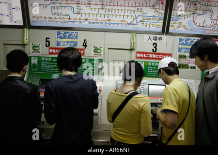 Ticket machine-Rush Hour, alla metropolitana, metropolitana, stazione, JR Yamamote Line, Tokio, Tokyo, Giappone Foto Stock