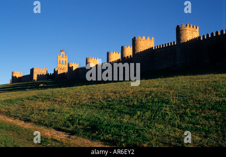 Ávila mura della città patrimonio mondiale Provincia Ávila Castilla y León Spagna Foto Stock