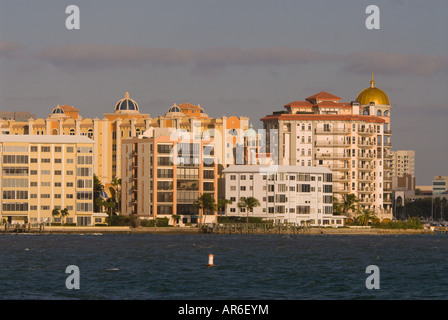 Skyline della città Sarasota Florida Bayfront edifici di architettura su Floridas Gulf Coast Foto Stock