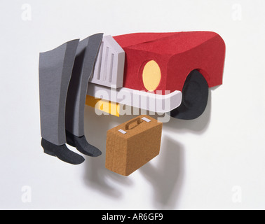 Illustrazione della parte anteriore di un auto rossa con teletta paraurti e fari di giallo, parte inferiore delle gambe dell'uomo indossare tuta grigio Foto Stock